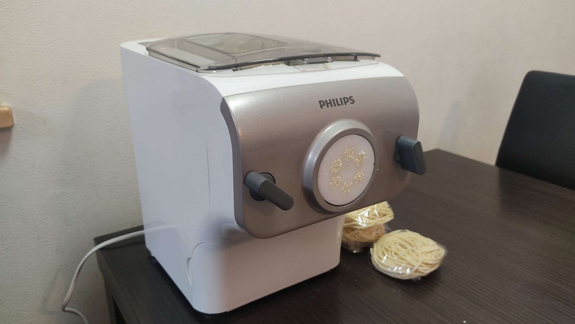 家庭用製麺機（フィリップス ヌードルメーカー）の特徴等をレポート 